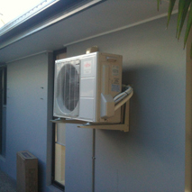 2.5 kw Fujitsu Bedroom Air Conditioner
Outside unit on wall brackets